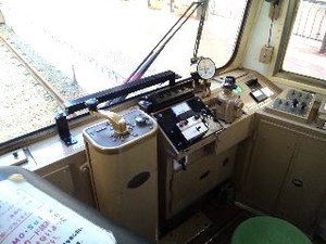 都電・運転席.jpg