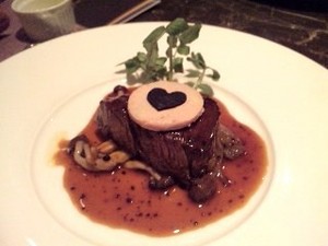 パリ・牛料理.jpg