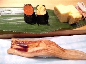 穴子一本握り&いくら&ウニ.jpg