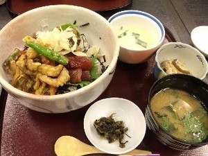 三彩丼.jpg