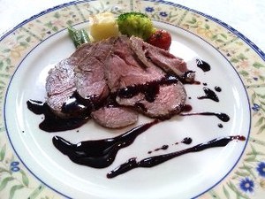 鳩谷・肉料理.jpg