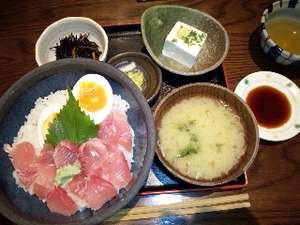 鮪鉄火丼定食.jpg